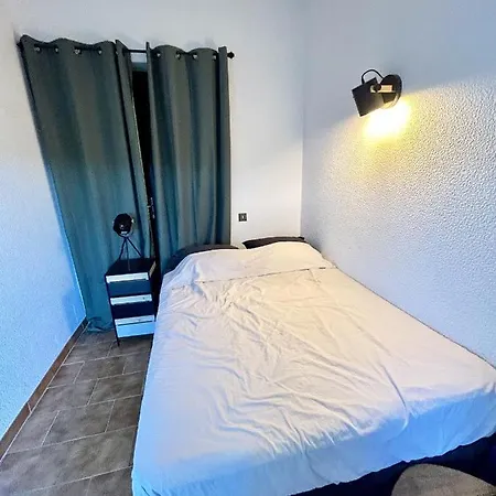 De 5 Chambres Avec Vue Sur La Mer Piscine Privee Et A Ajaccio A 6 Km De La Plage * Ajaccio (Corsica)