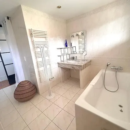 De 5 Chambres Avec Vue Sur La Mer Piscine Privee Et A Ajaccio A 6 Km De La Plage Villa *